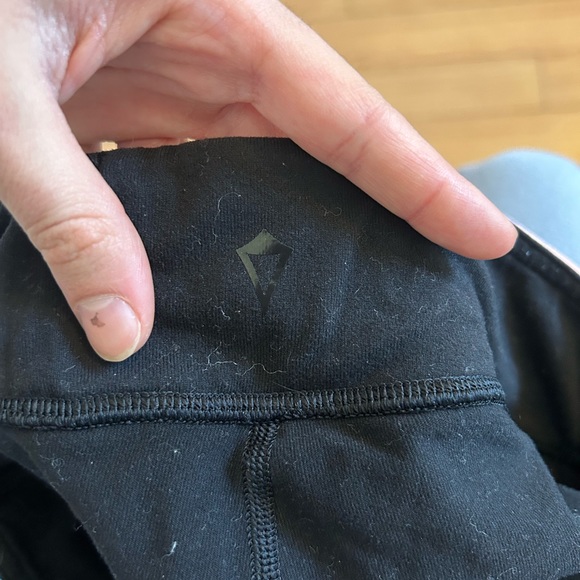 GIRLS IVIVVA WORKOUT SHORTS SZ 14 - Picture 5 of 5